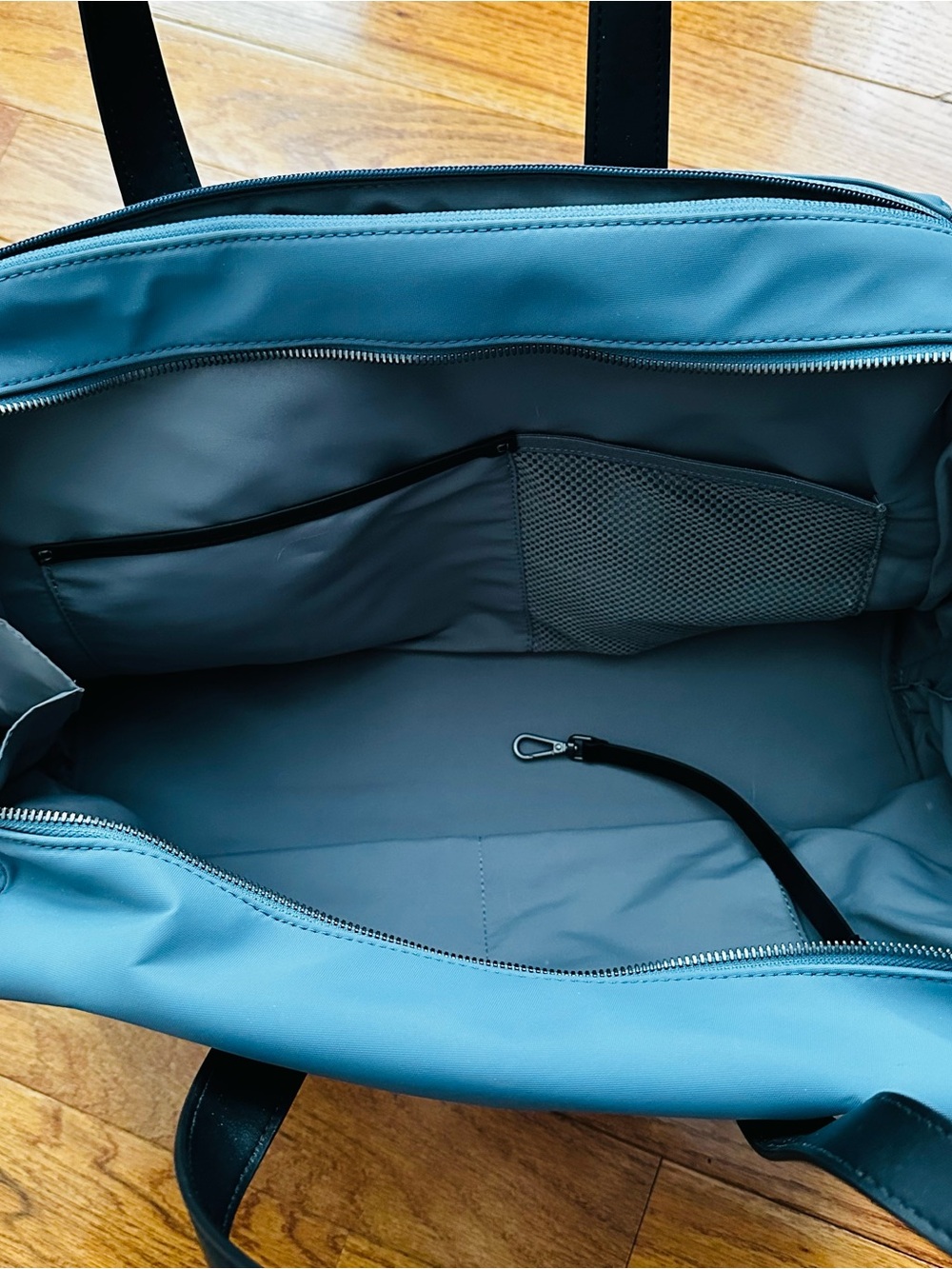 AWAY - The Everywhere Bag - Picture 4 of 8